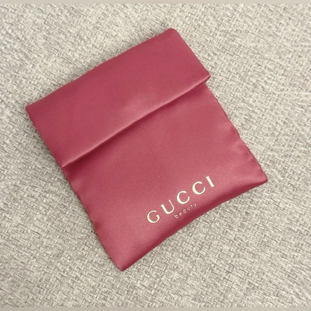 Gucci Beauty Floral Gold Compact Mirror with Beauty Promo Snap Gift Pouch - New! - Picture 2 of 8